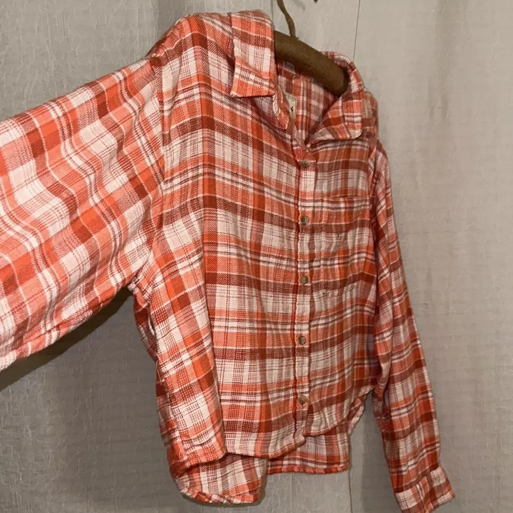 AE L Gorgeous Orange Plaid High Low Cropped Flannel Shirt Distressed Elbows